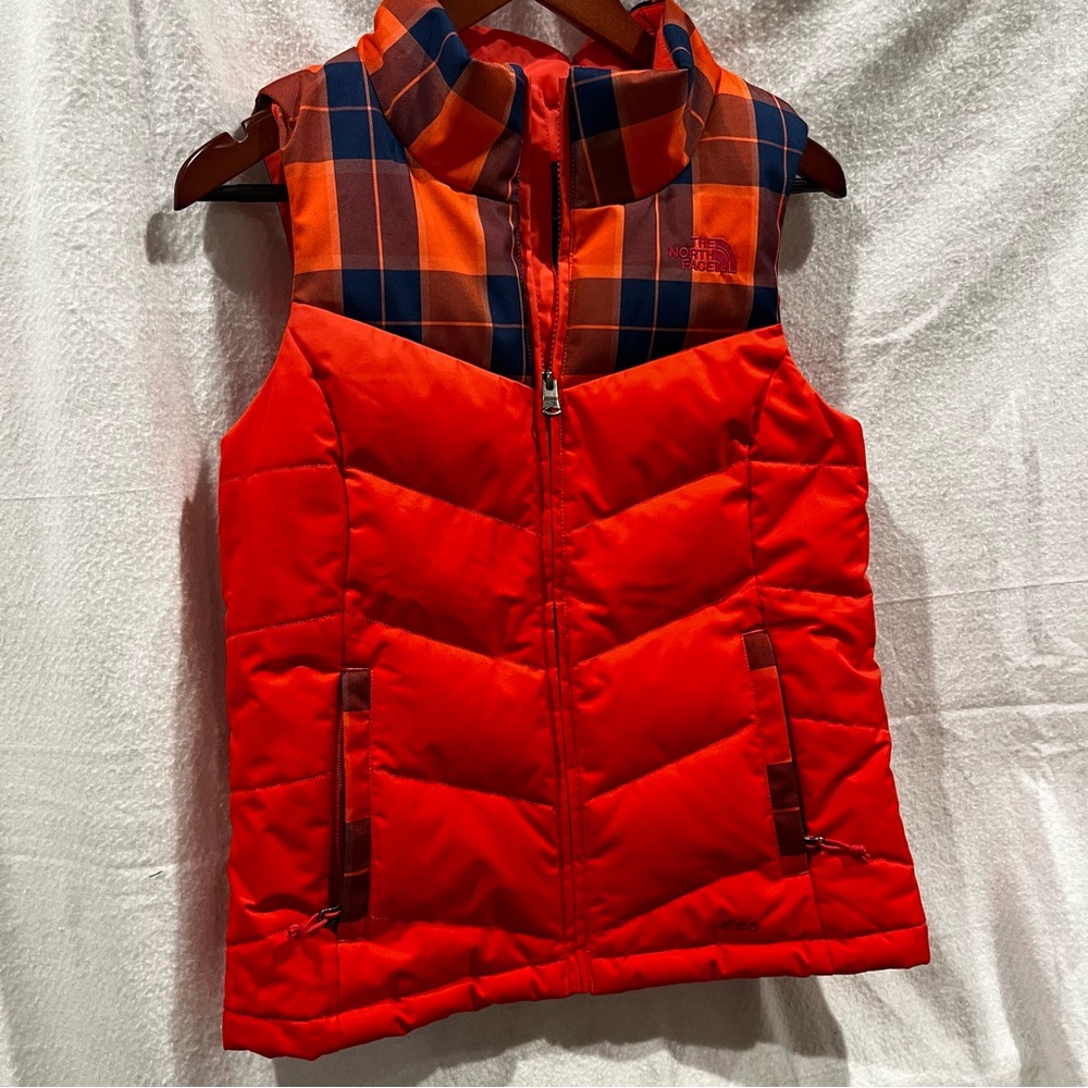 The North Face Vibrant Orange Vest  Women’s XS  zip front zip pockets plaid EUC